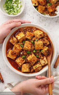  Qingyuan Shuangpin Doufu – En Kreativ Fusion av Smektelig Tofu och Spritsig Sichuanpeppar!