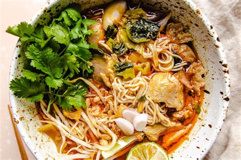  Khao Soi: Den kryddiga, djupt umami-fyllda nuddeln från Zhaotong!