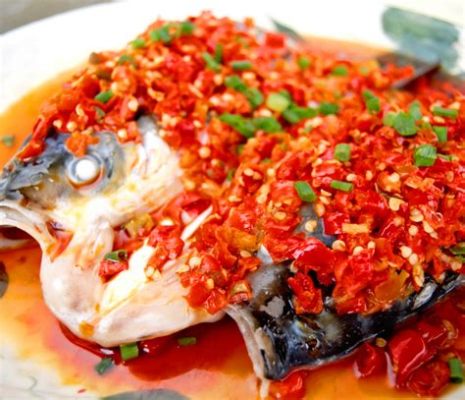  Yueyang Steamed Fish: En Smörgåsbord av Aromakalaser Och Texturer som Smälter i Munnen!